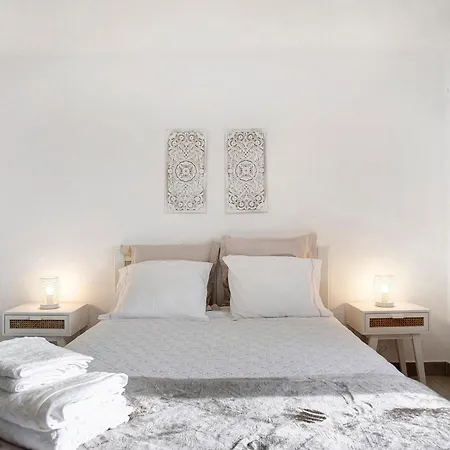 Bouros's Cliff Feriehus *