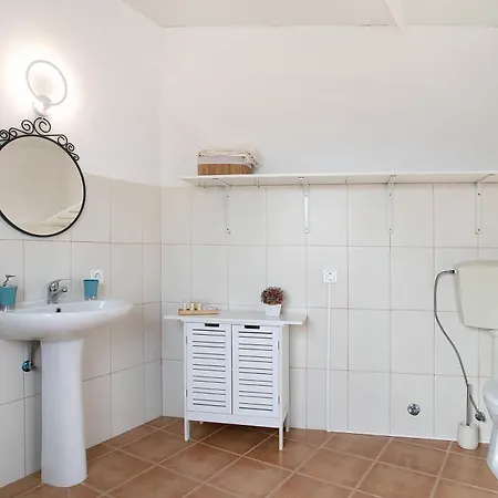 بيت للعطل Bouros's Cliff