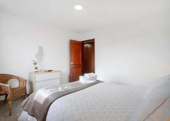 Bouros's Cliff Holiday home *