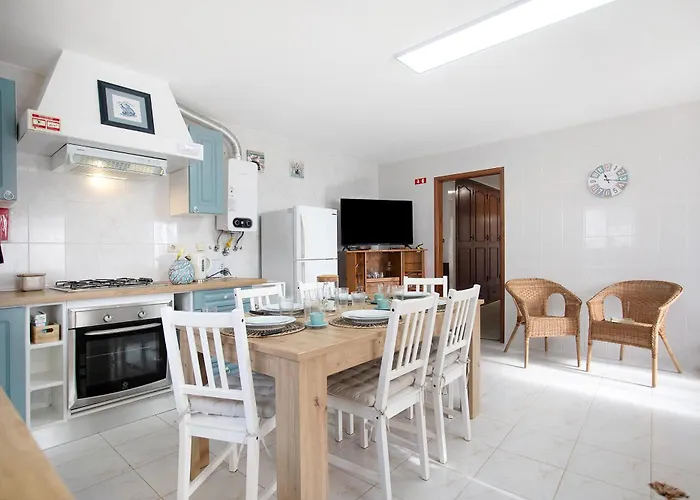 Bouros's Cliff Holiday home